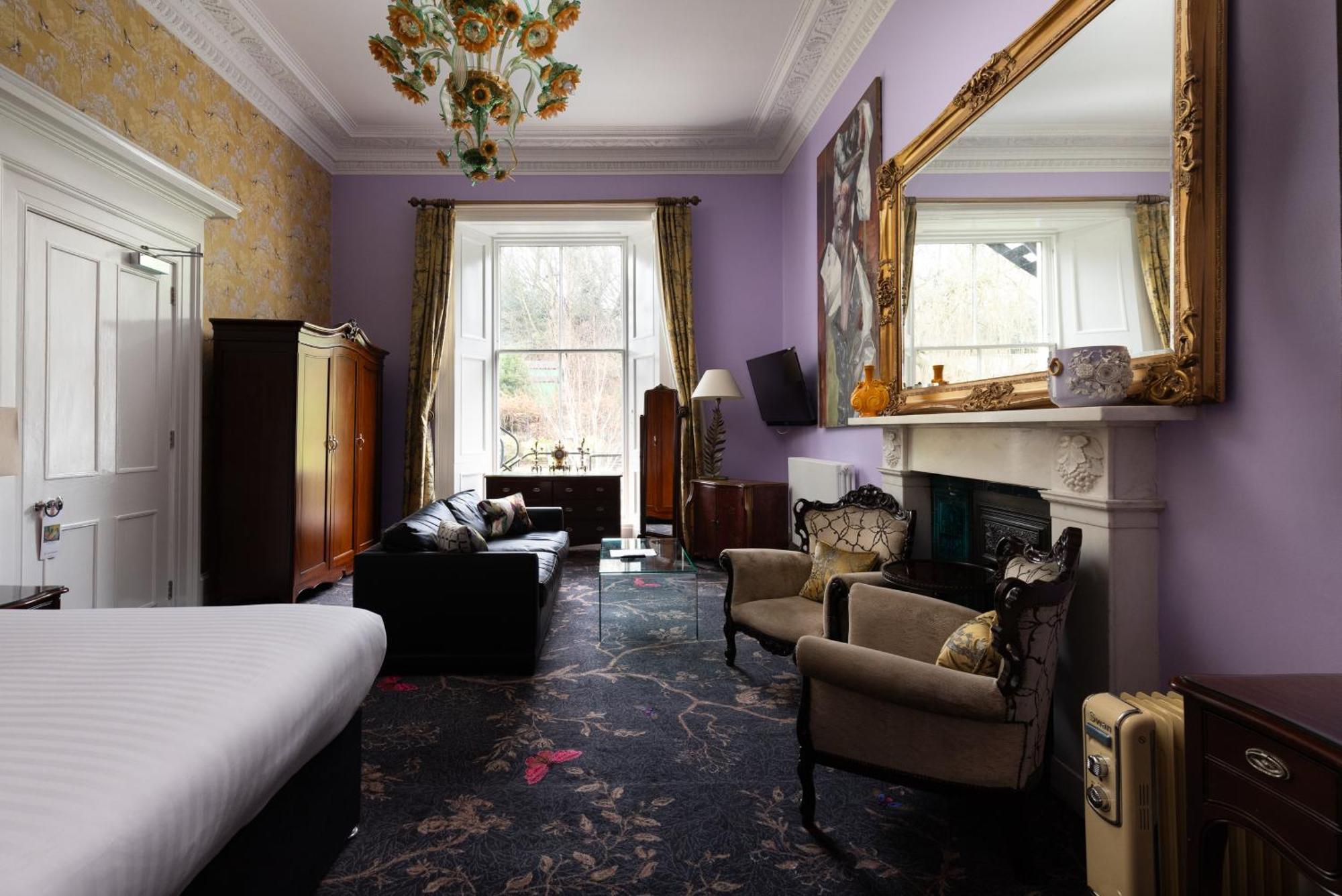 24 Royal Terrace — Photos 1